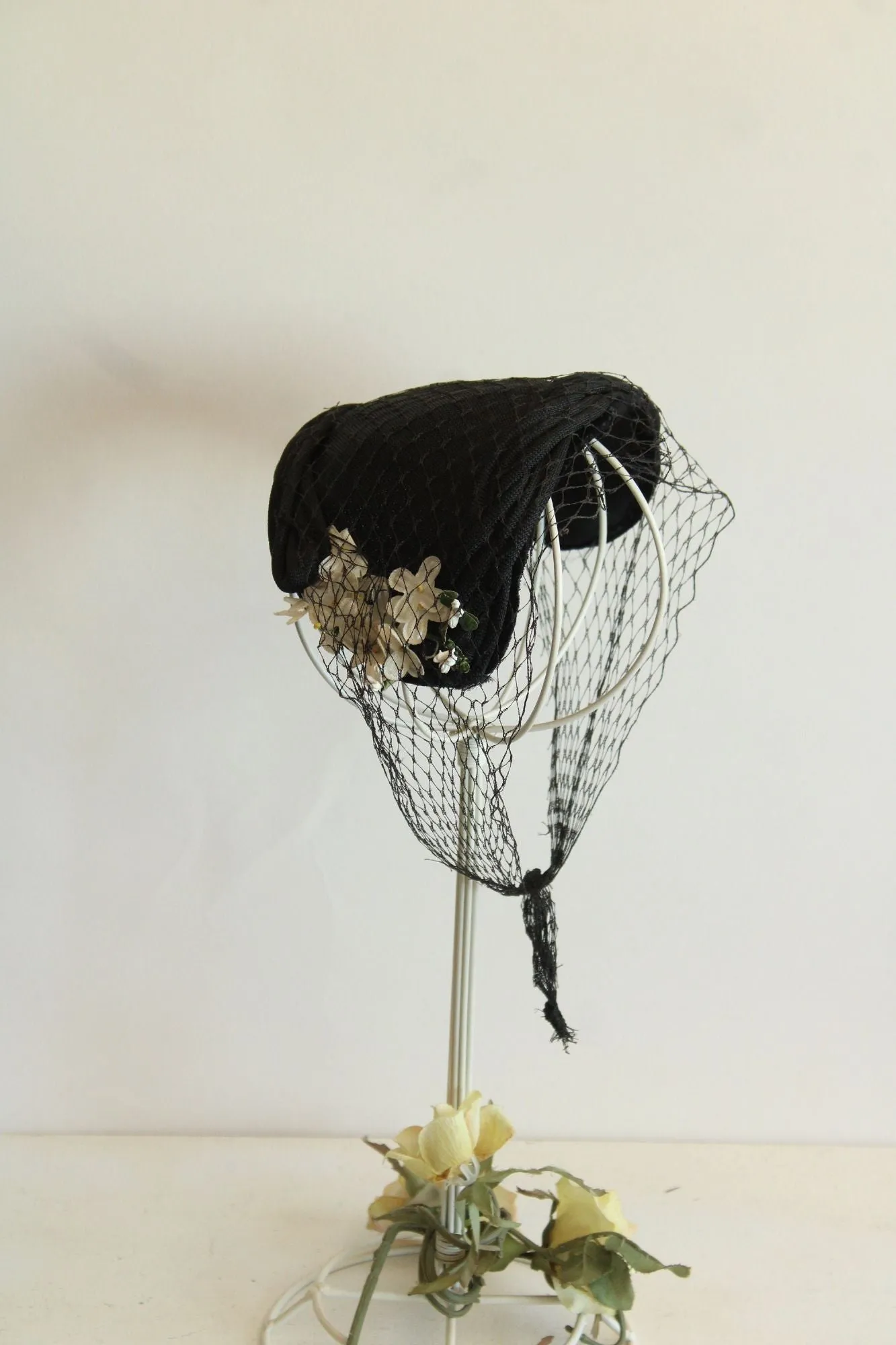 Vintage 1950s Black Curvette Hat With Birdcage Veil and White Flowers
